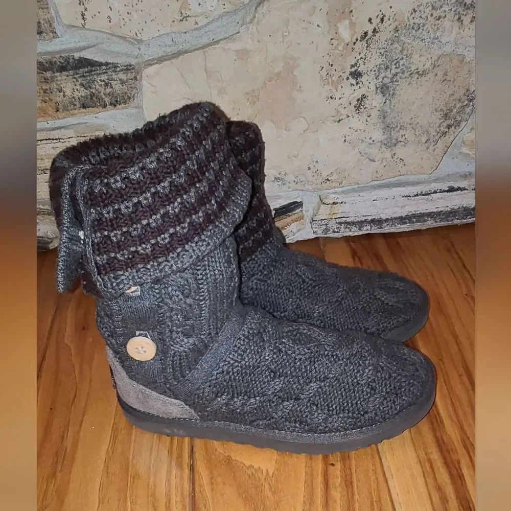 Ugg Gray Knit Cardi Sweater Sock Button Fold-Over Gray Boots 7